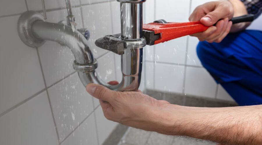 Expert burst pipe repair services in Braddyville, IA